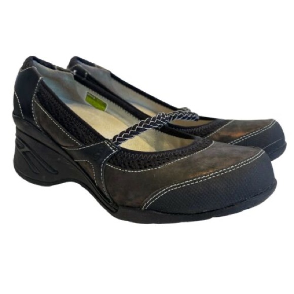ahnu mary janes